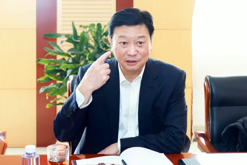 中國(guó)涂料工業(yè)協(xié)會(huì)領(lǐng)導(dǎo)蒞臨蘇州市通惠新材料裝備有限公司考察交流